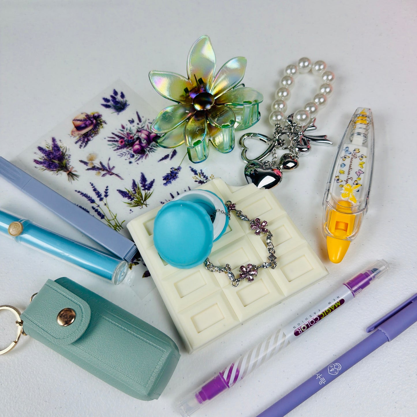 Aesthetic gift box available in different moods