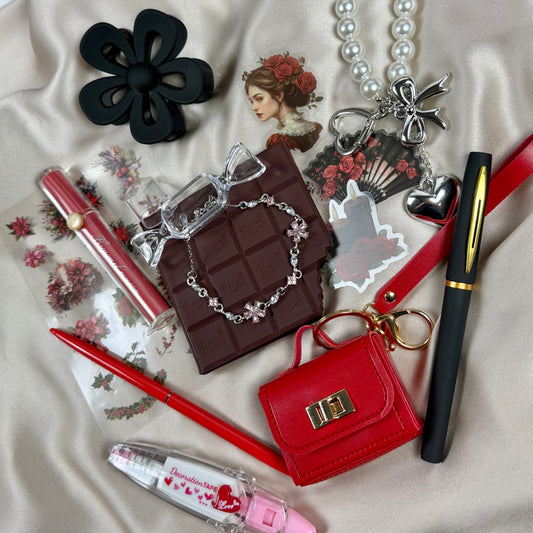 Aesthetic gift box available in different moods